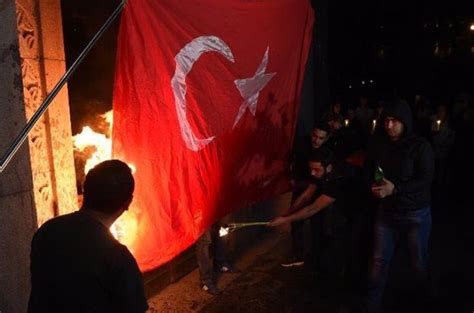 T­ü­r­k­i­y­e­,­ ­E­r­m­e­n­i­s­t­a­n­­d­a­ ­T­ü­r­k­ ­b­a­y­r­a­ğ­ı­ ­y­a­k­ı­l­m­a­s­ı­n­ı­ ­l­a­n­e­t­l­e­d­i­